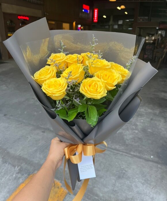 10 Yellow Roses - Flower Delivery Bangkok