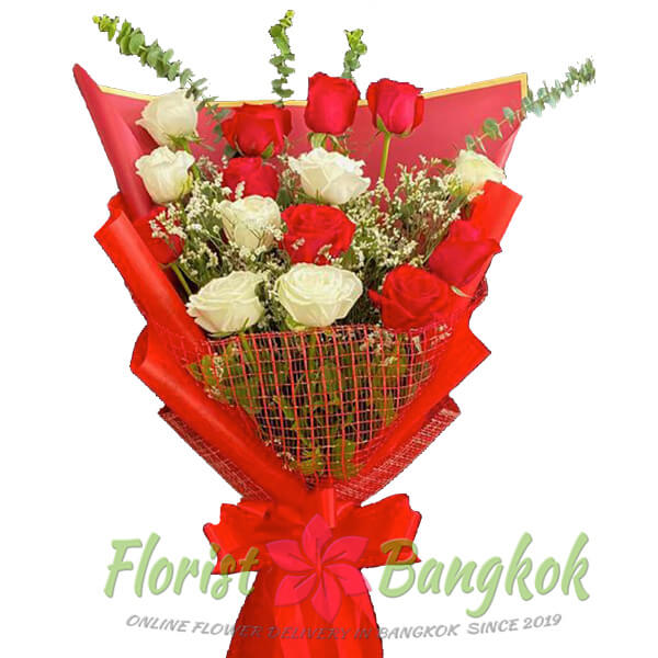 Florist-Bangkok - 15 Red and White Roses