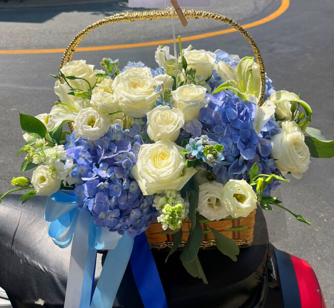 Sound-of-Love-flower-basket-from-Florist-Bangkok-(Original-picture)