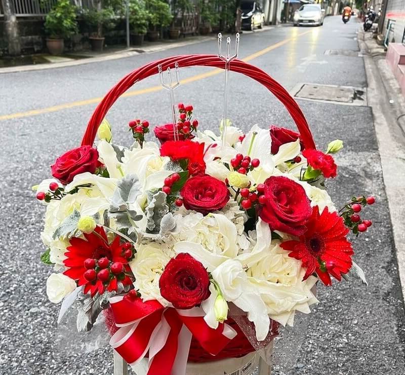 The Sound of Love flower basket from Florist-Bangkok. (original size)